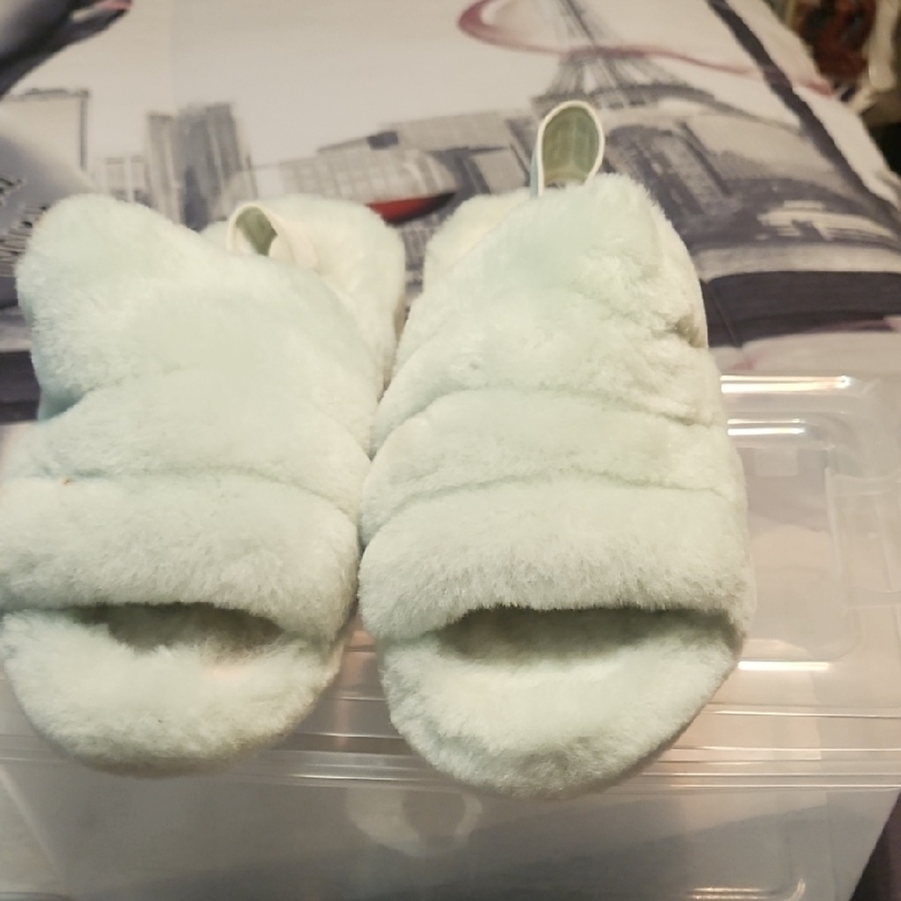 UGG Fluffy Slippers in Light Mint